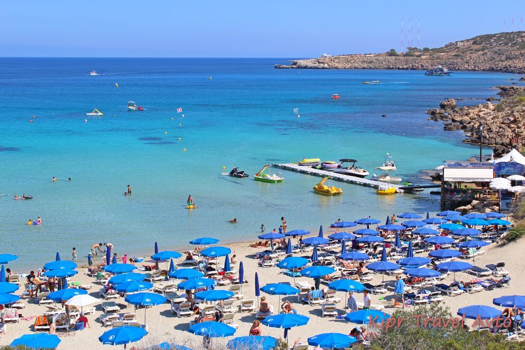 Красивый вид на пляж Konnos Bay на Кипре