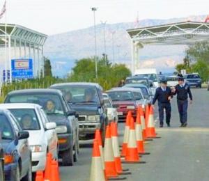 Киприоты едут на северный Кипр за продуктами и дешевым бензином